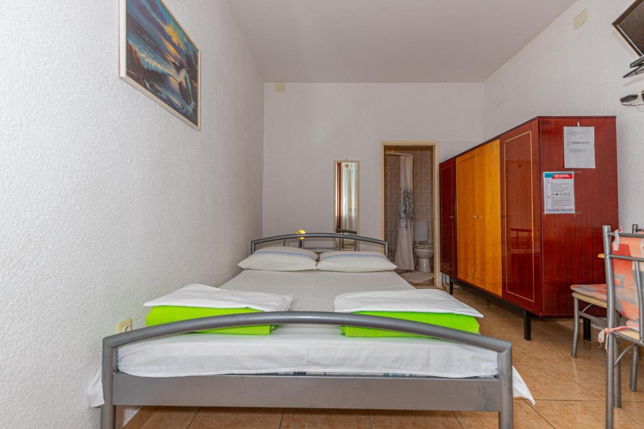 Apartmani Loki Dramalj Exterior photo
