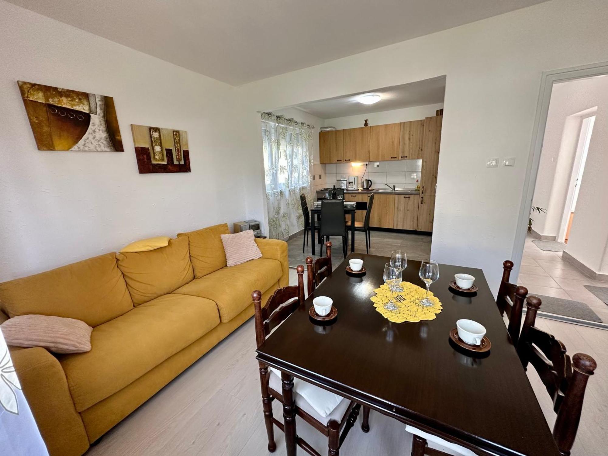 Apartmani Loki Dramalj Exterior photo